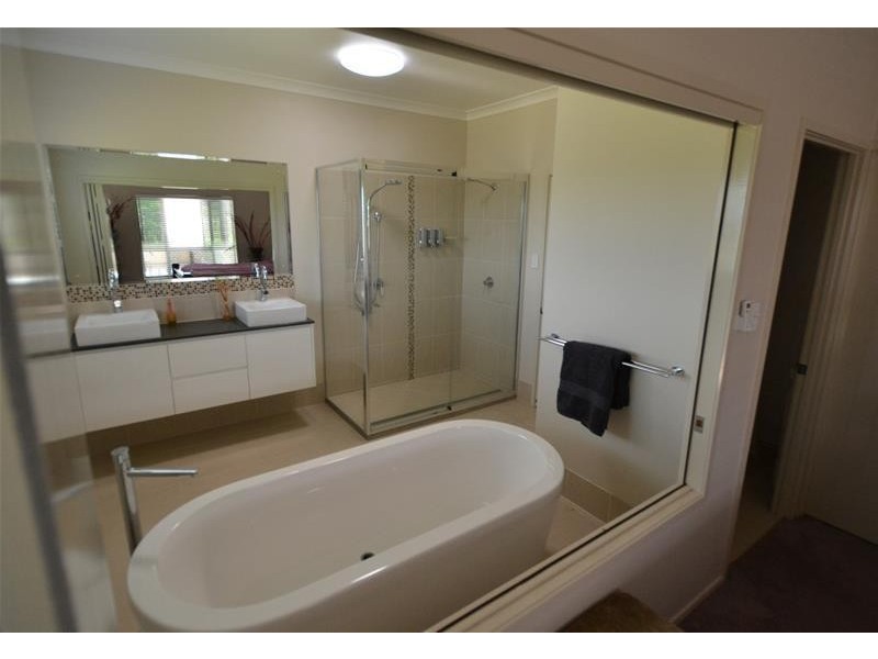 19 Earlsfield Street, Biloela QLD 4715