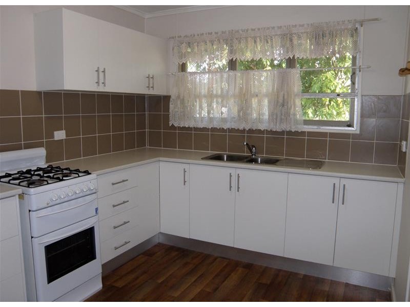 33 Collins Street, Biloela QLD 4715