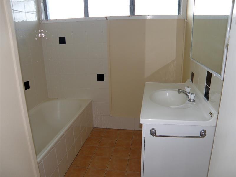 33 Collins Street, Biloela QLD 4715