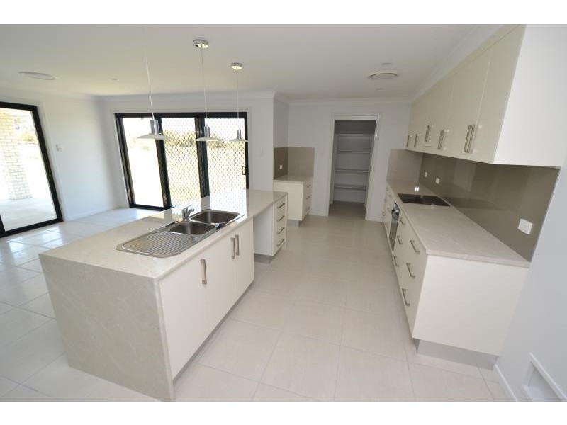 32 Earlsfield Street, Biloela QLD 4715