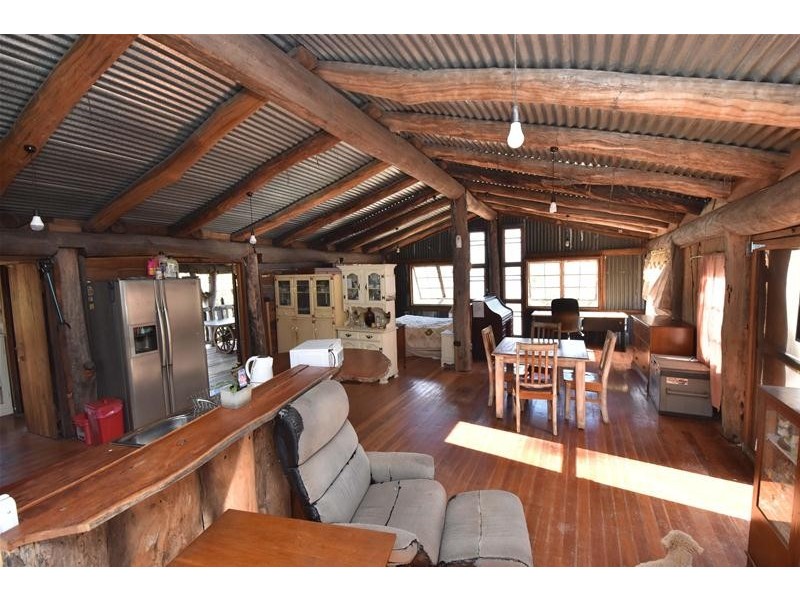 8558 Dawson Highway, Dumgree QLD 4715