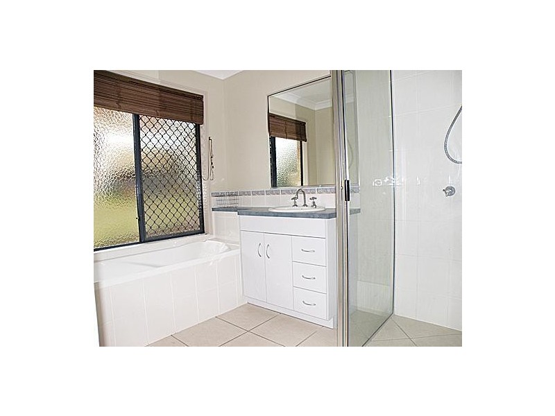 17 Raglan Street, Biloela QLD 4715