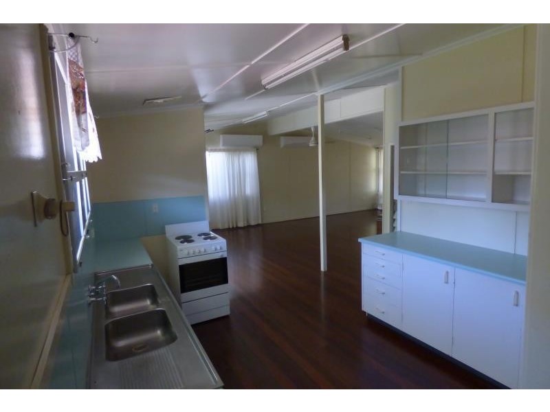 76 Kariboe Street, Biloela QLD 4715