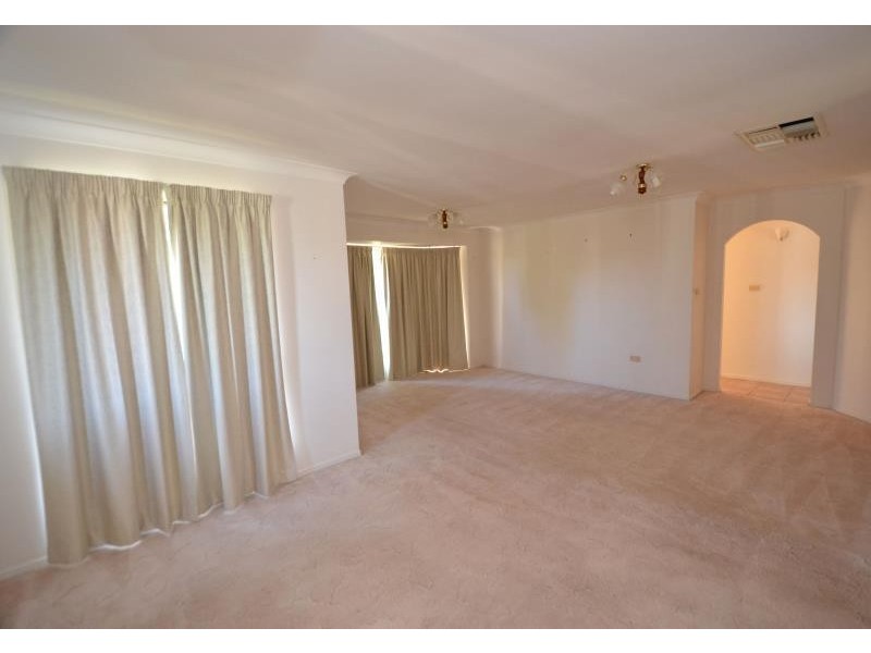 11 Heaton Street, Biloela QLD 4715