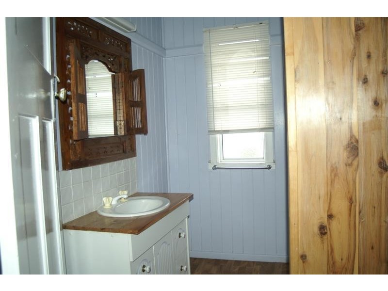 73 Kroombit Street, Biloela QLD 4715