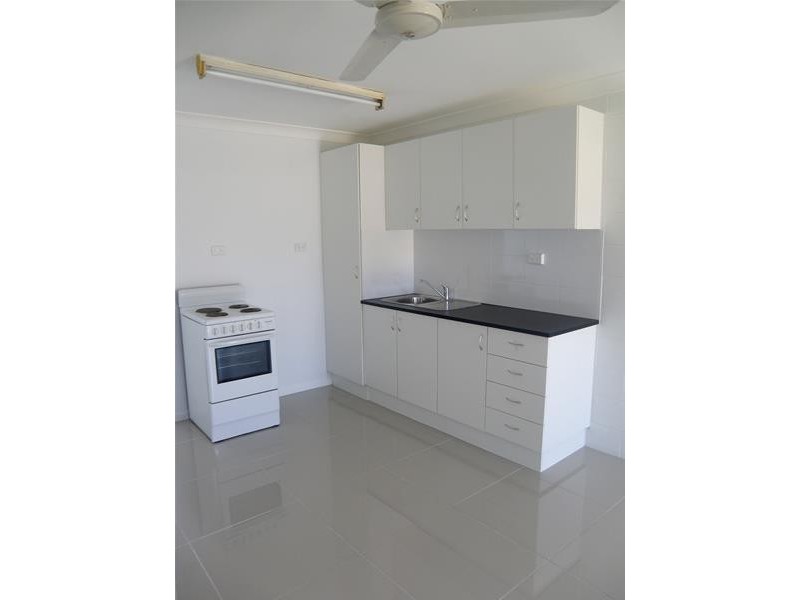 2/151 Kariboe Street, Biloela QLD 4715