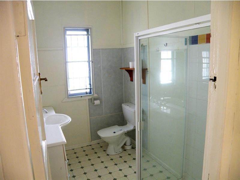 4 Kroombit Street, Biloela QLD 4715