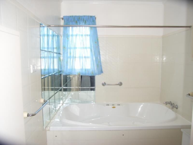 108 Kariboe Street, Biloela QLD 4715