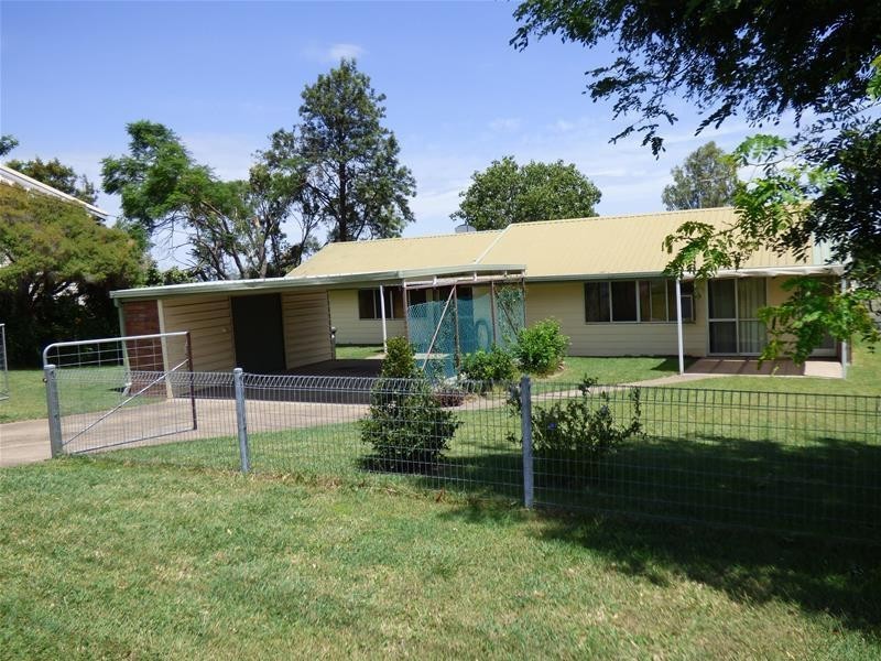 11 Raglan Street, Biloela QLD 4715