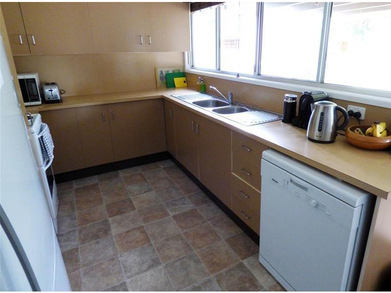 11 Raglan Street, Biloela QLD 4715