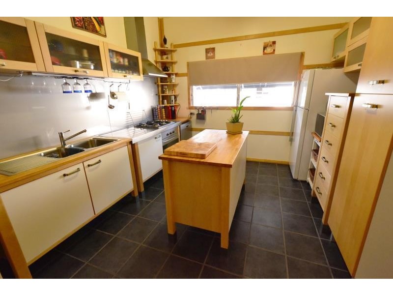 11 Benn Street, Biloela QLD 4715