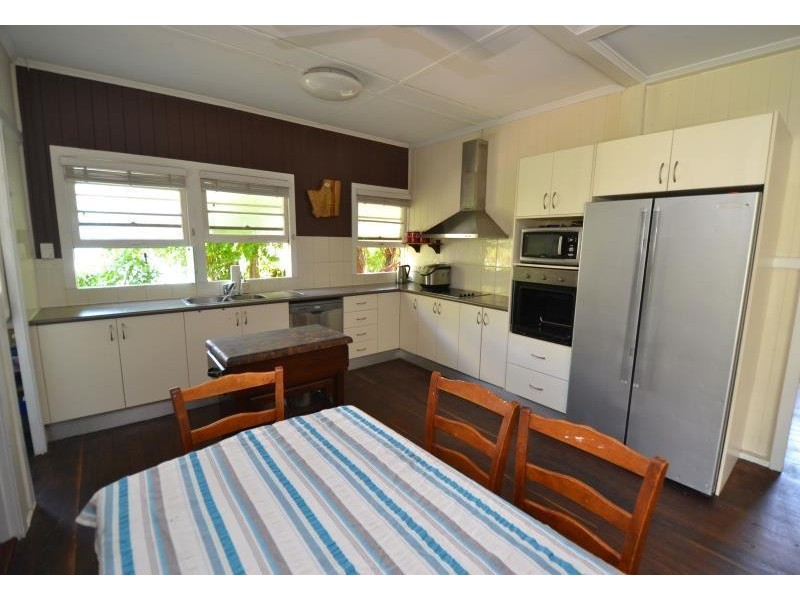 98 Bell Street, Biloela QLD 4715