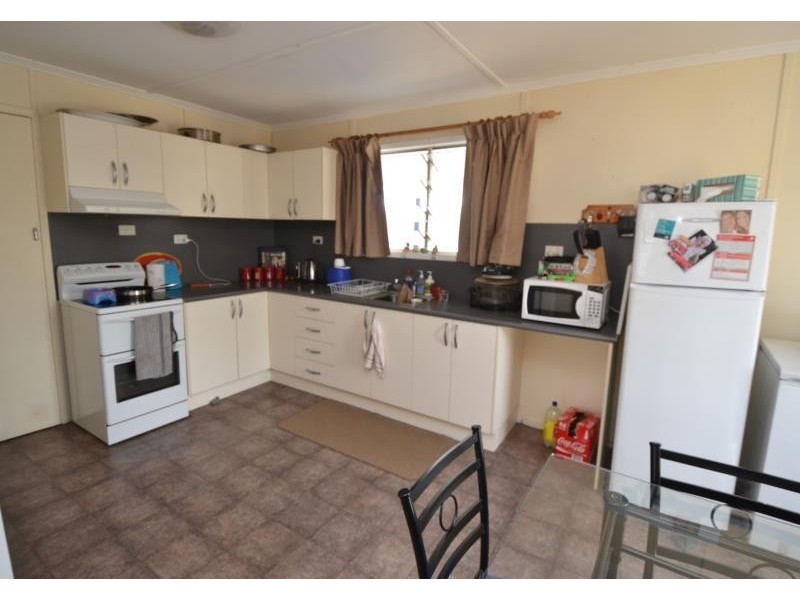 8 Dee Street, Biloela QLD 4715