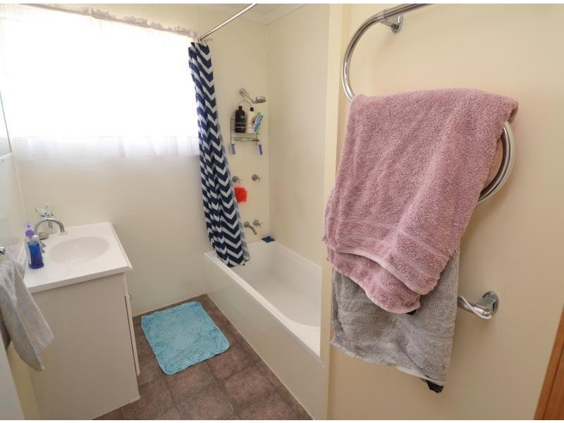 8 Dee Street, Biloela QLD 4715