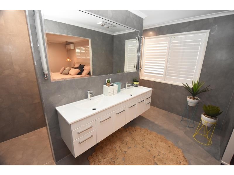 20 Muirs Road, Biloela QLD 4715