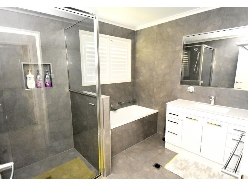 20 Muirs Road, Biloela QLD 4715