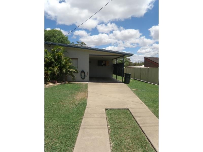 2/16 Lawrence Street, Biloela QLD 4715