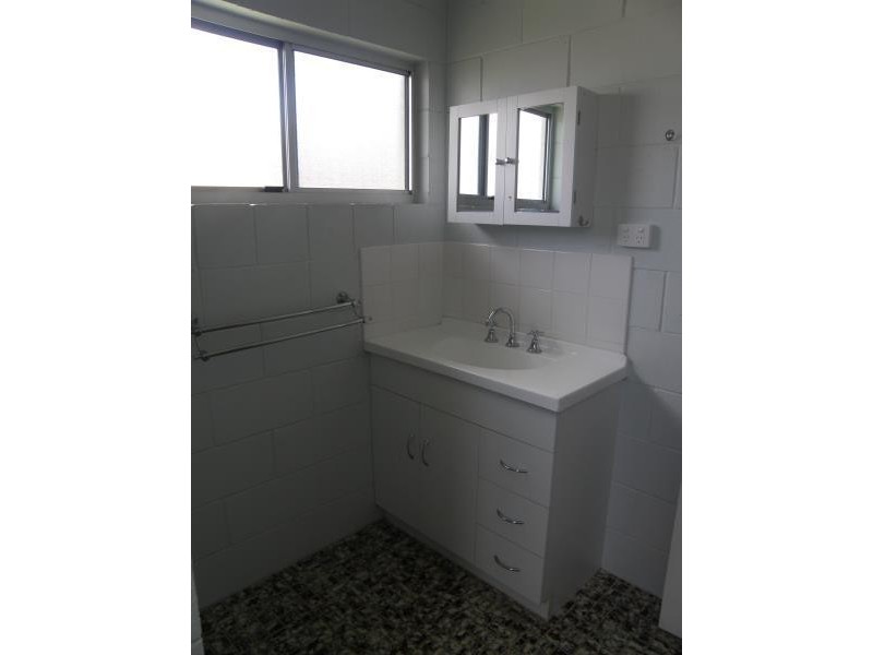 2/16 Lawrence Street, Biloela QLD 4715