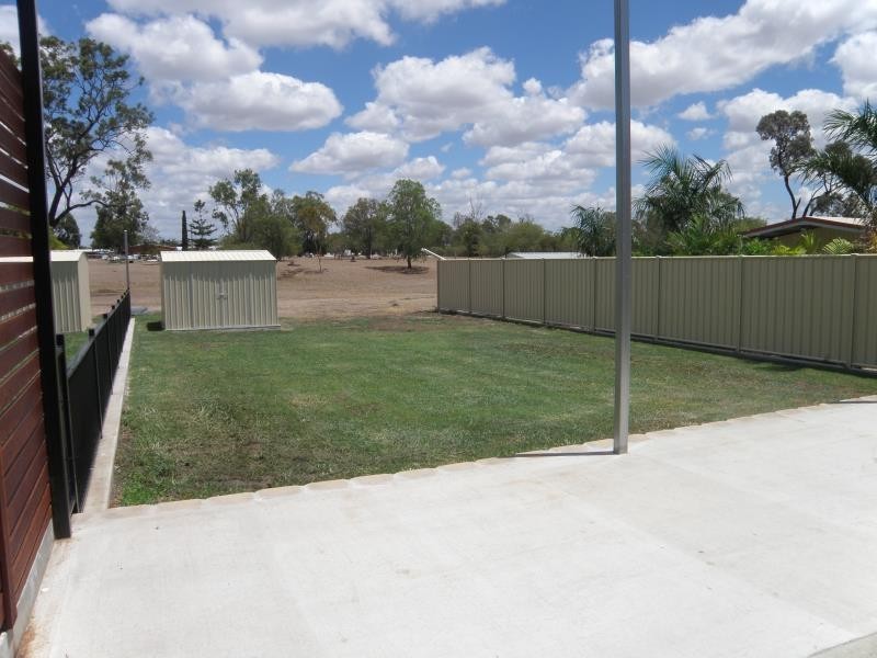 2/16 Lawrence Street, Biloela QLD 4715