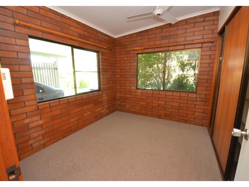 2/20 Lawrence Street, Biloela QLD 4715