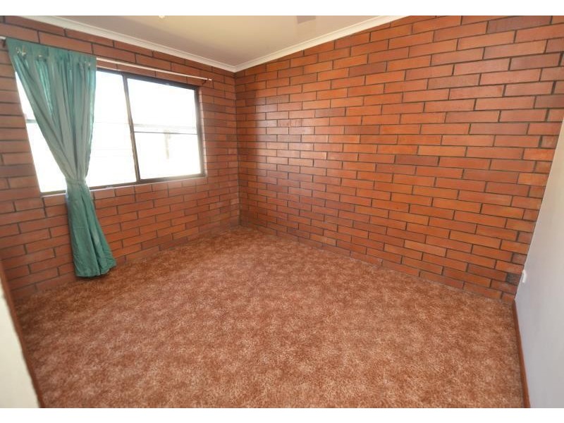 2/20 Lawrence Street, Biloela QLD 4715