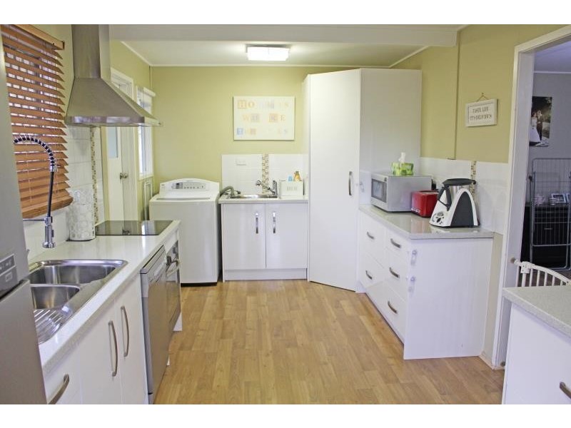 16 Neville Street, Biloela QLD 4715