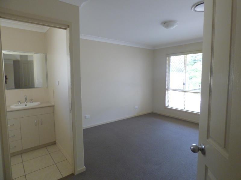 21 Nott Street, Moura QLD 4718