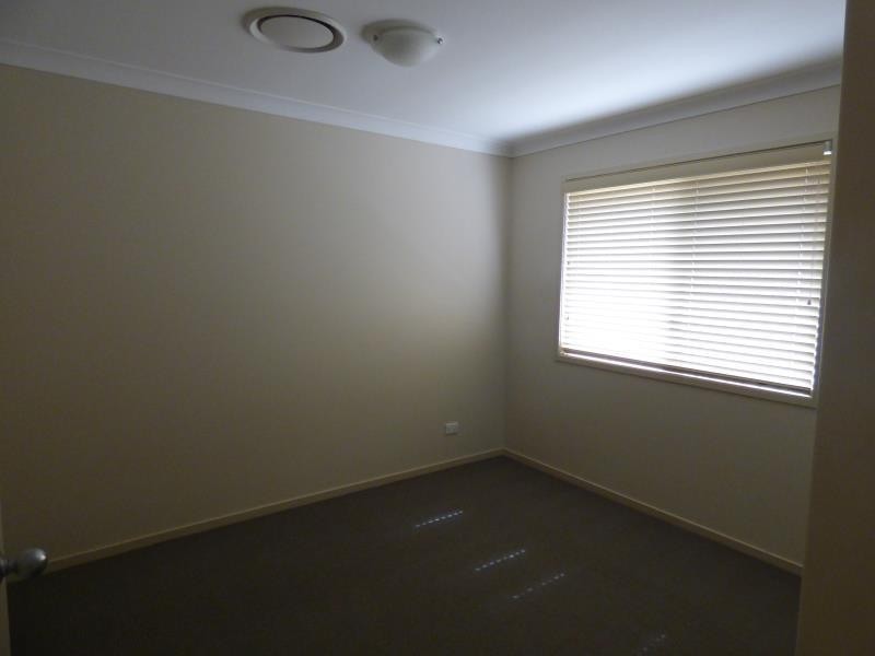 21 Nott Street, Moura QLD 4718