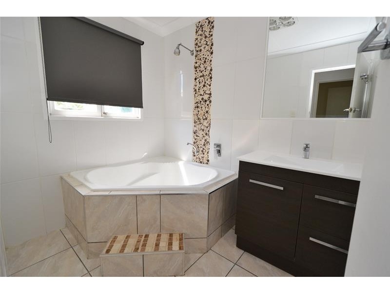 14 Buckland Street, Biloela QLD 4715