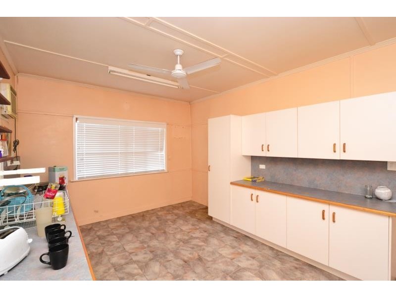 8 Leslie Street, Thangool QLD 4716