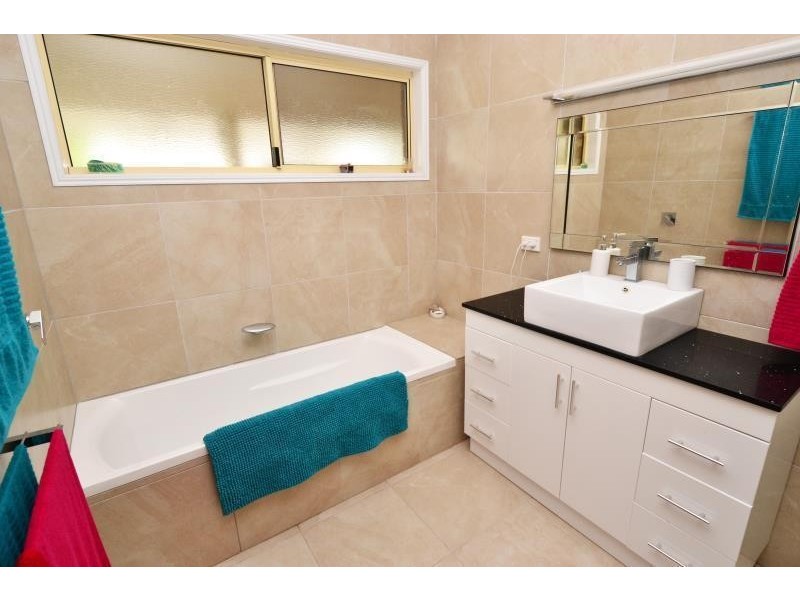 15 Hills Avenue, Biloela QLD 4715