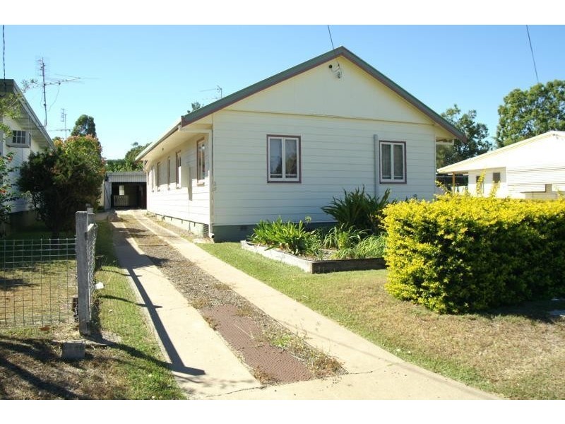 30 Rainbow Street, Biloela QLD 4715