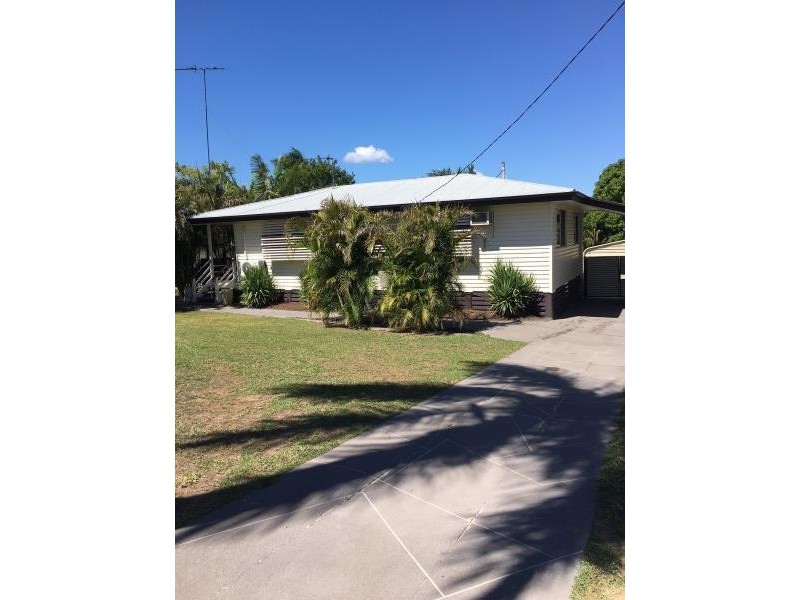 12 Farmer Street, Moura QLD 4718