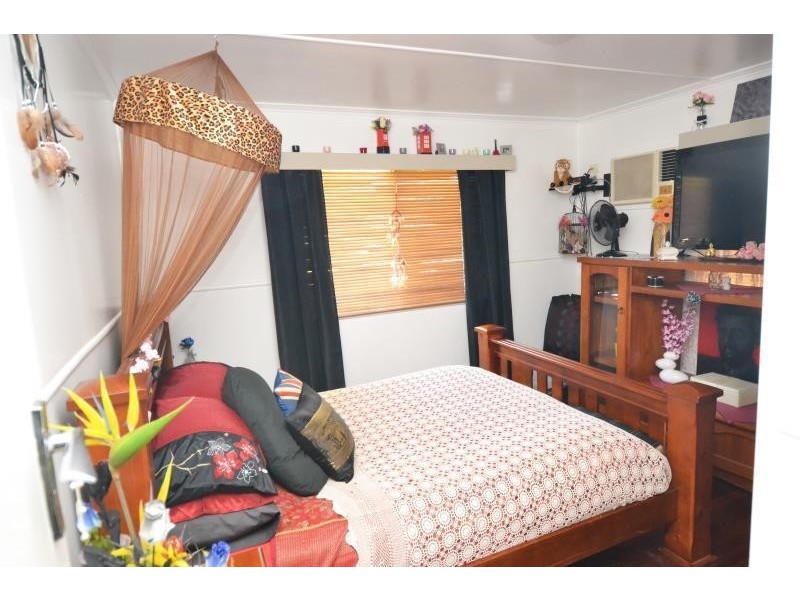 1 & 2 -109 Kroombit Street, Biloela QLD 4715