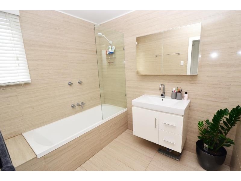 8 Buckland Street, Biloela QLD 4715