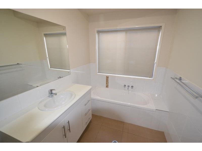 15 Valley View Drive, Biloela QLD 4715