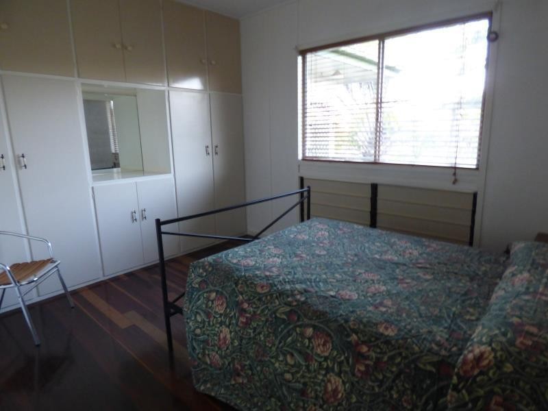 25 Dawson Highway, Moura QLD 4718