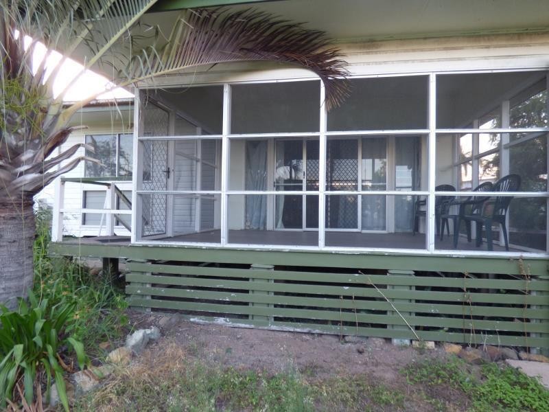 25 Dawson Highway, Moura QLD 4718