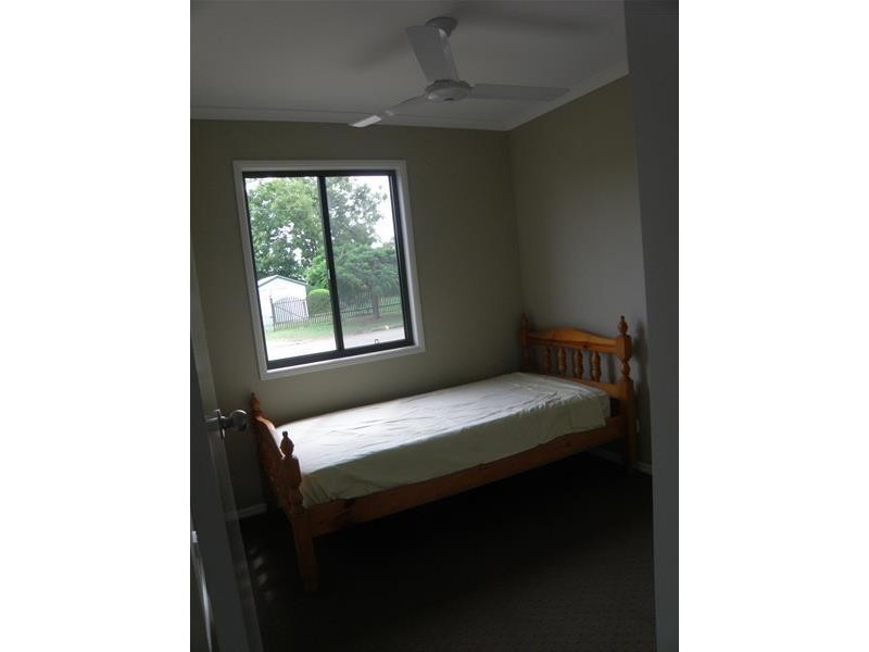 1/4 Park Street, Biloela QLD 4715