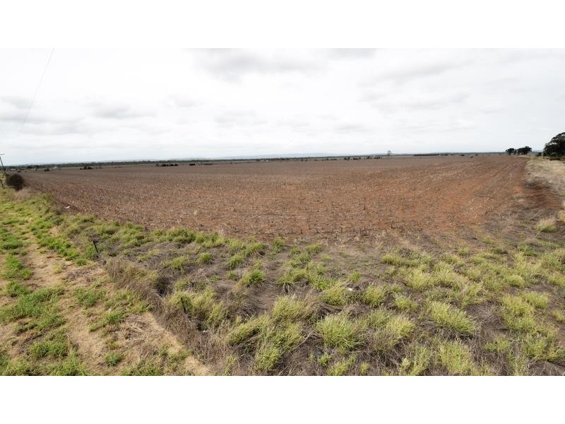 11208 Dawson Highway, Dakenba QLD 4715