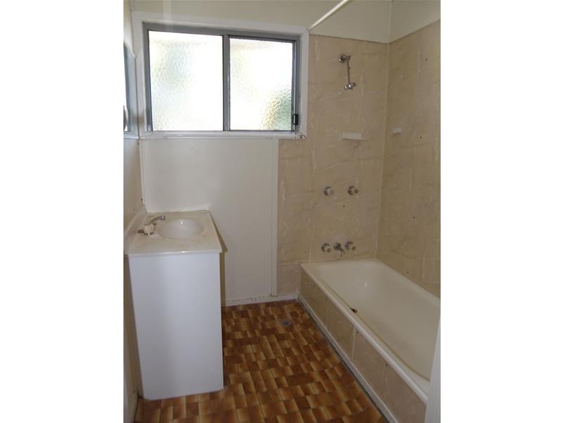 3 Lookerbie Street, Biloela QLD 4715