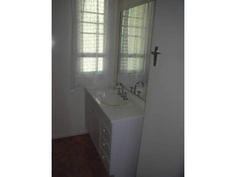 3 Kariboe Street, Biloela QLD 4715