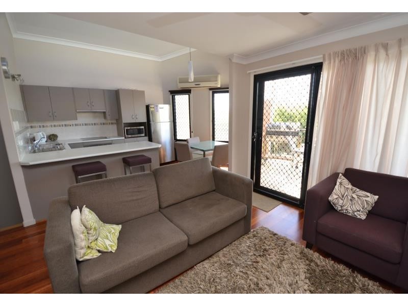 2/21 Paroz Crescent, Biloela QLD 4715