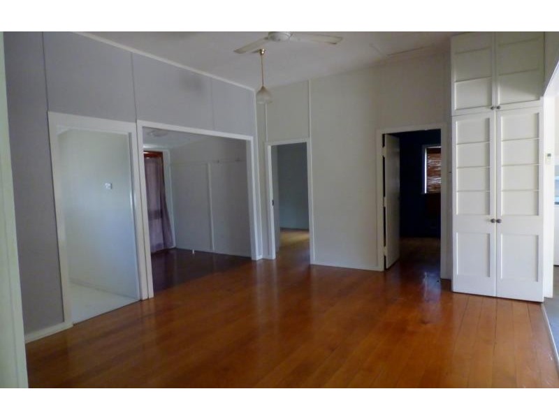 100 Kariboe Street, Biloela QLD 4715