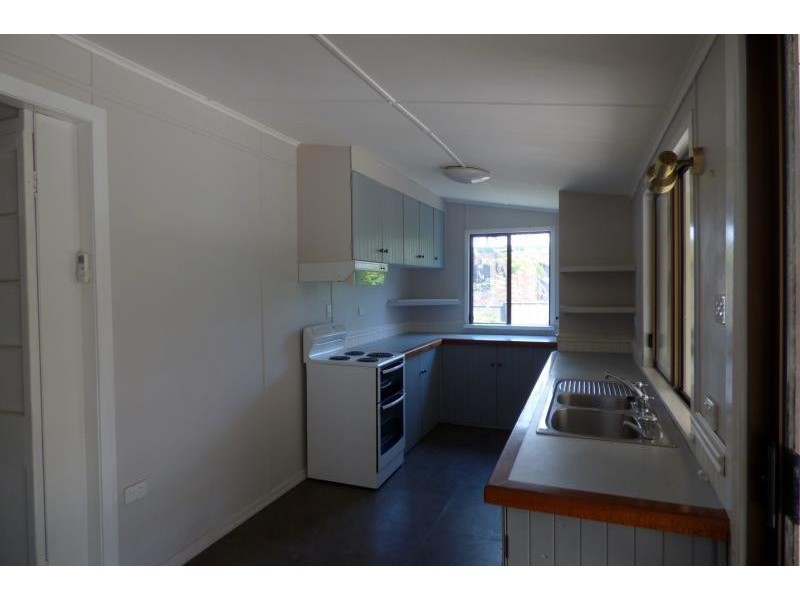 100 Kariboe Street, Biloela QLD 4715