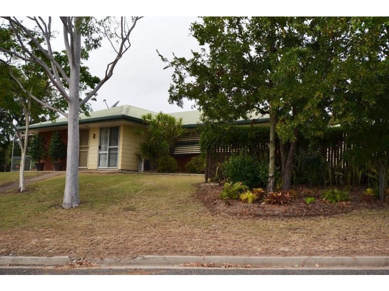 8 Whitlock Place, Biloela QLD 4715