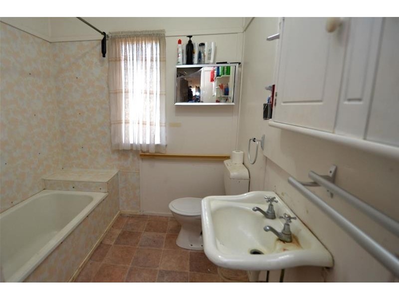 77 Rainbow Street, Biloela QLD 4715