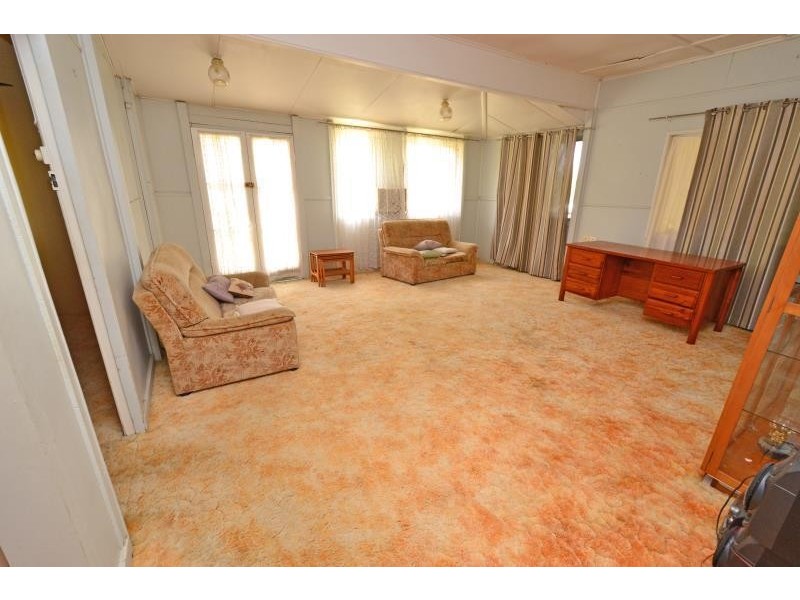 24 – 26 Warren Street, Goovigen QLD 4702