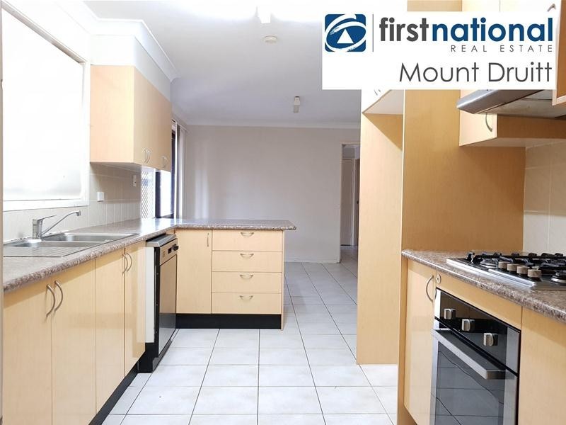 20 Avon Place, St Clair NSW 2759