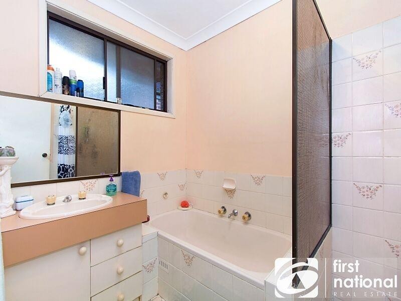 8 Ontario Avenue, St Clair NSW 2759